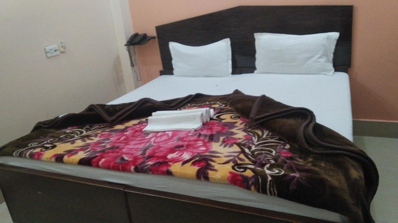 Hotel Giriraj Inn Varanasi Eksteriør billede