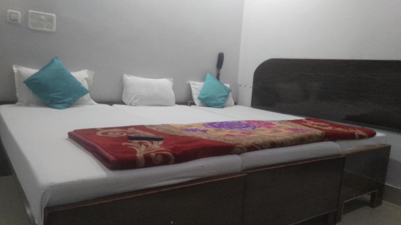 Hotel Giriraj Inn Varanasi Eksteriør billede